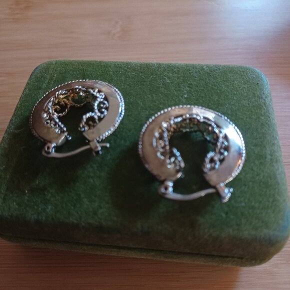 Silver plated Hoop Earrings - Picture 2 of 2